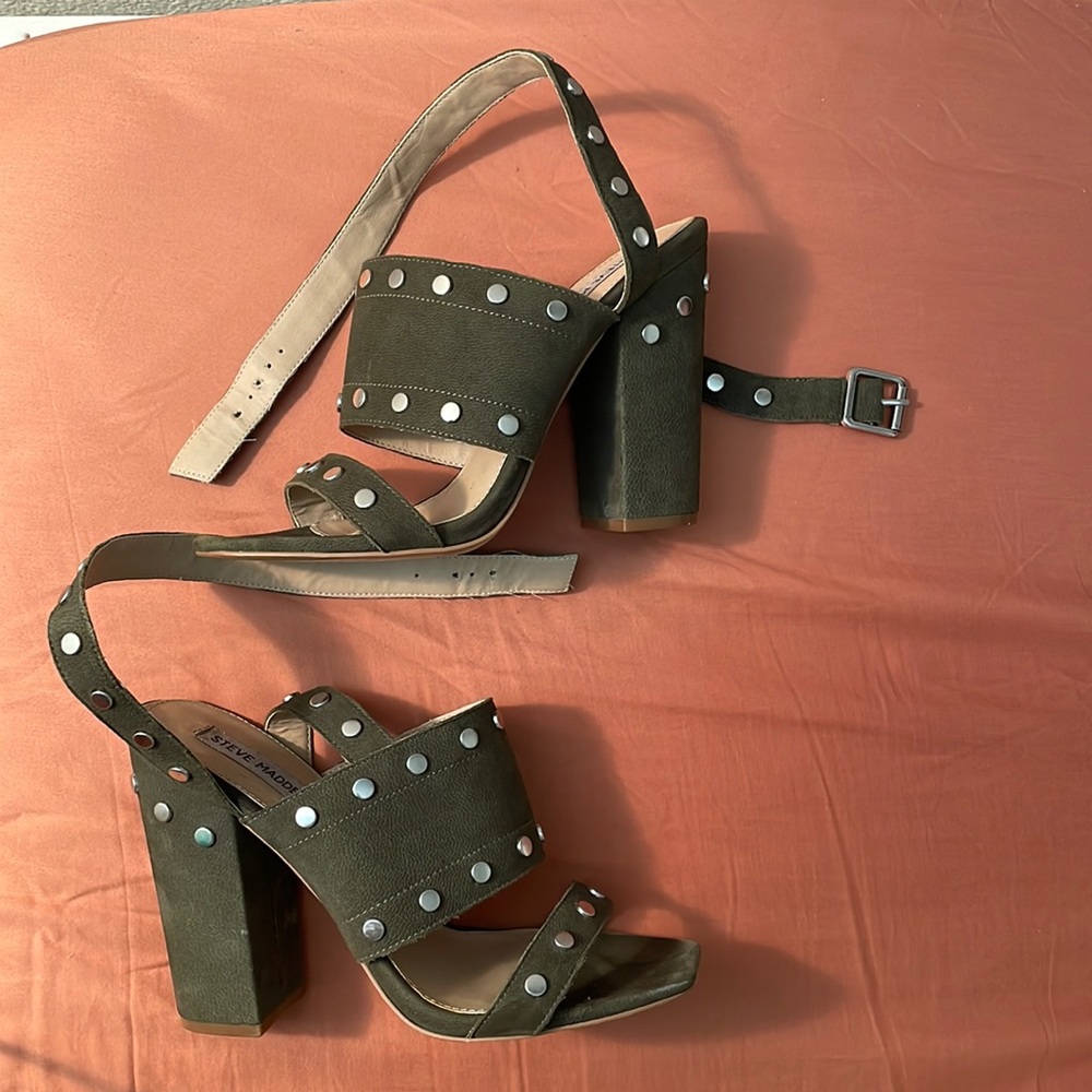 Steve Madden Jasen Heels in Olive Green